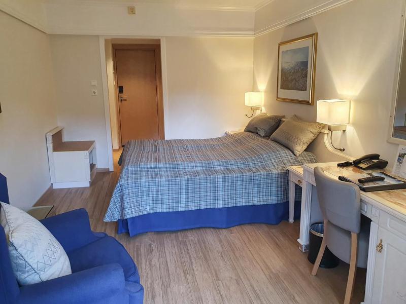 Superior Double Room image 3