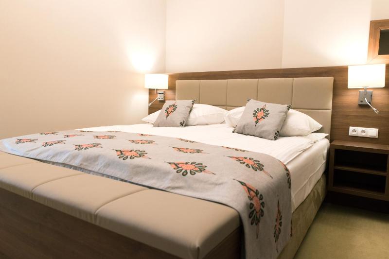 Deluxe Apartment image 2