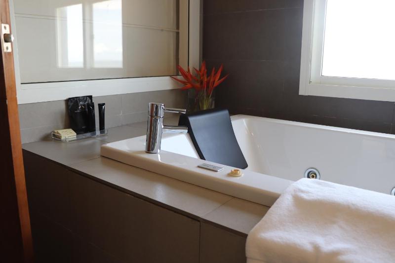 Mamba Point Hotel - image 6