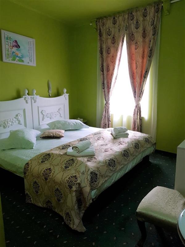 Double Room image 2