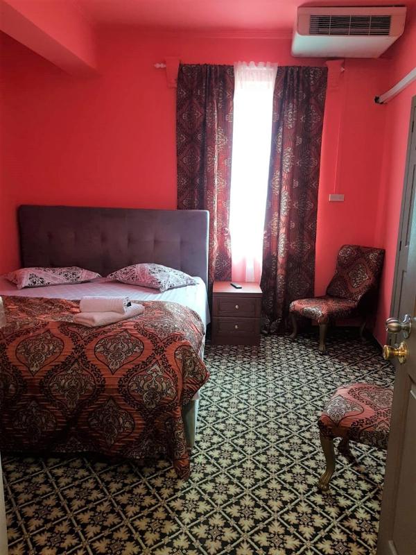 Single Room image 3