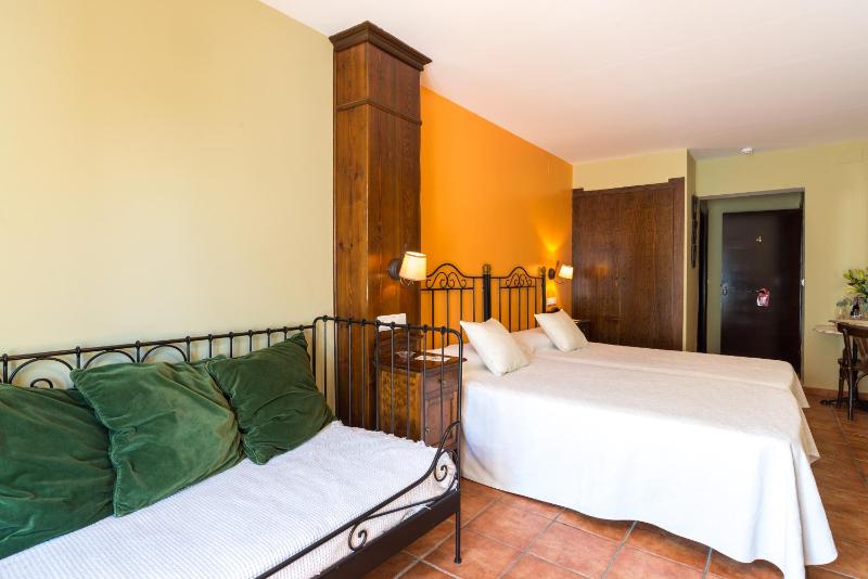 Hostal El Escudo de Mijas - image 13