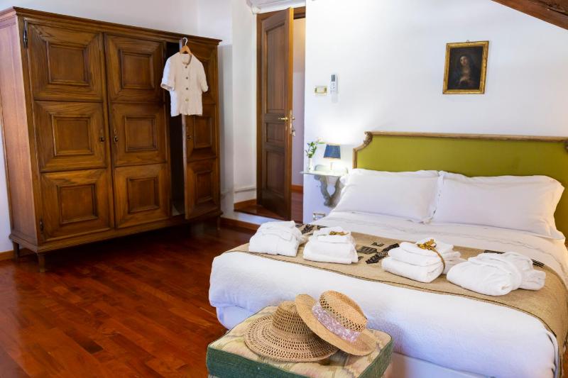 Standard Double or Twin Room with Garden View image 3