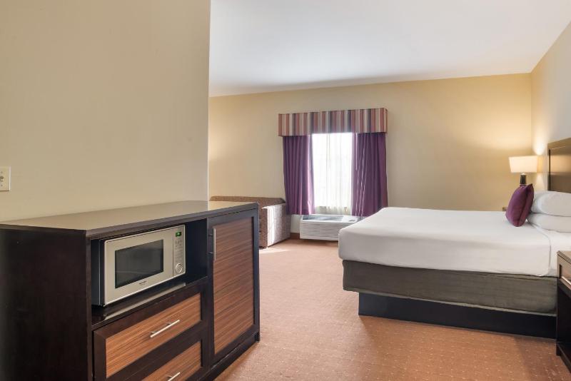 Standard King Room image 1