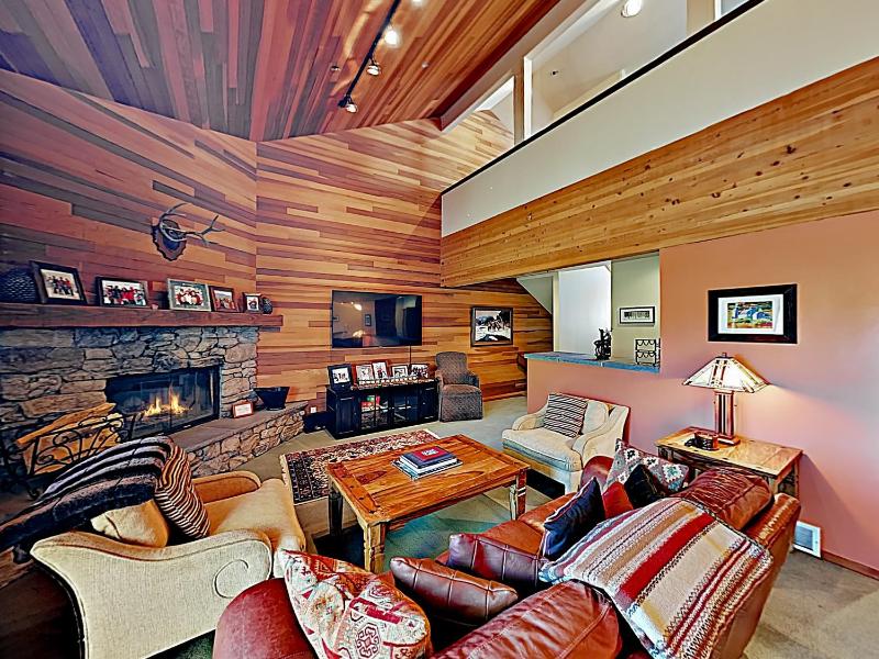 Three-Bedroom Townhouse image 1