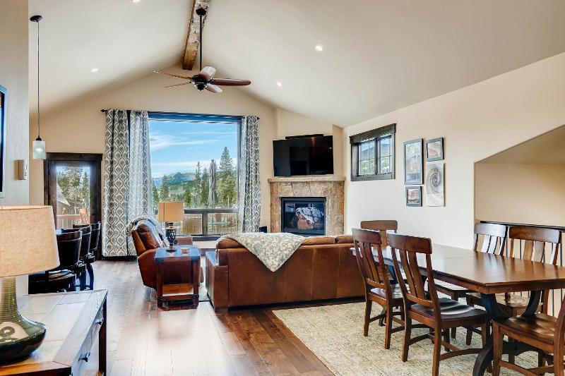 Four-Bedroom Apartment image 3