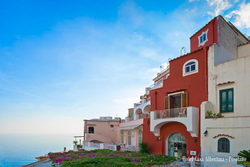 Triple Room with Sea View image 3