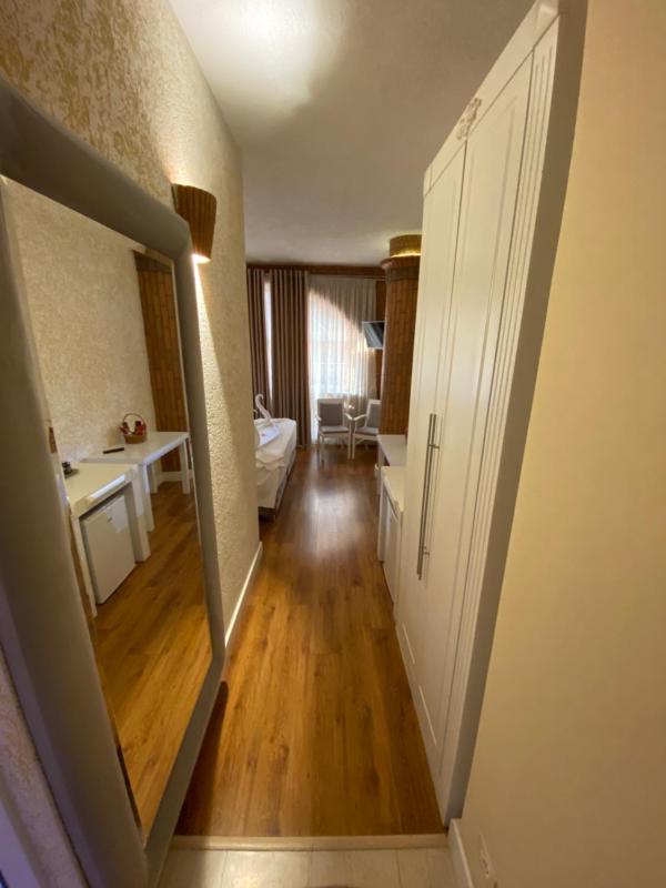 Deluxe Twin Room image 4