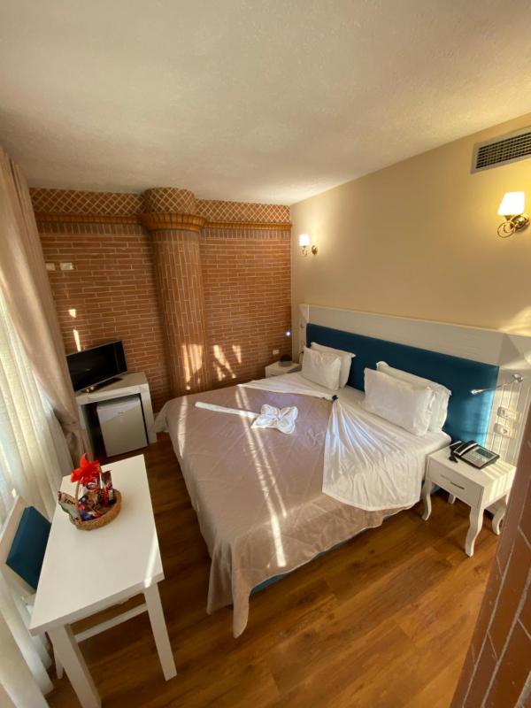 Deluxe Double Room image 4