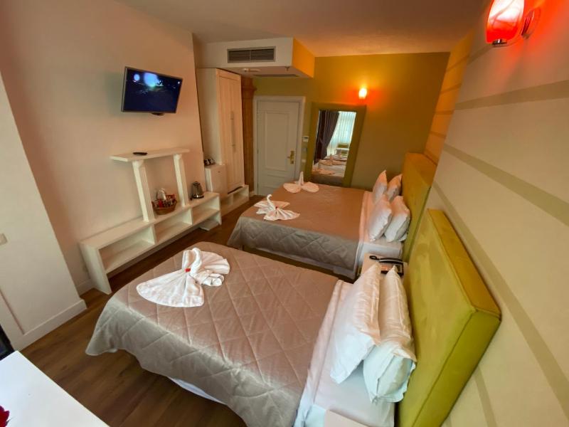 Standard Triple Room image 3