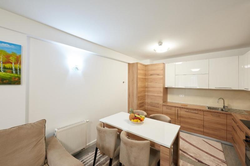 Park Apartment-Two bathrooms-AC in every room - image 10