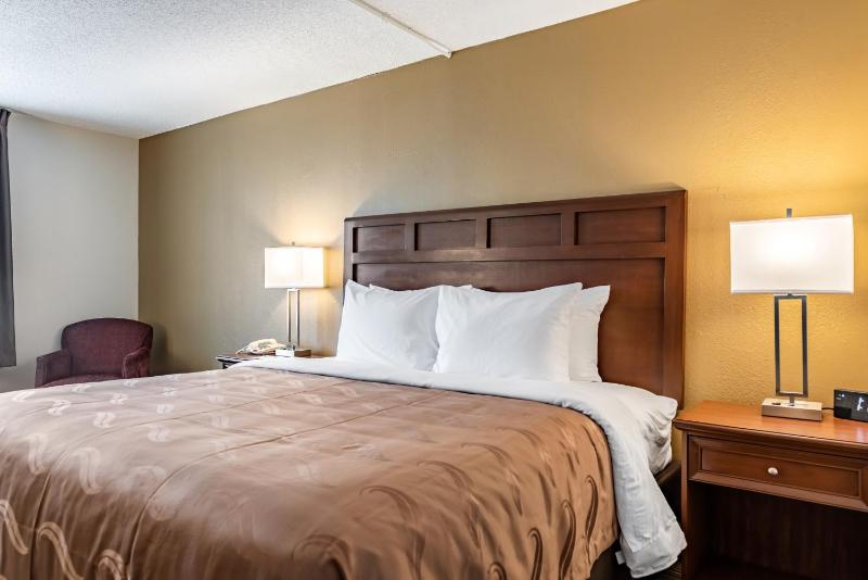 King Room - Non-Smoking image 2