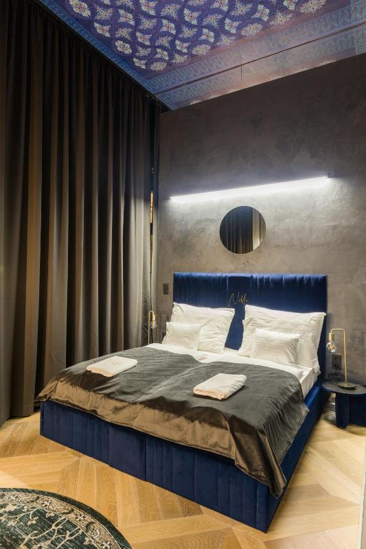 Deluxe Double Room image 2