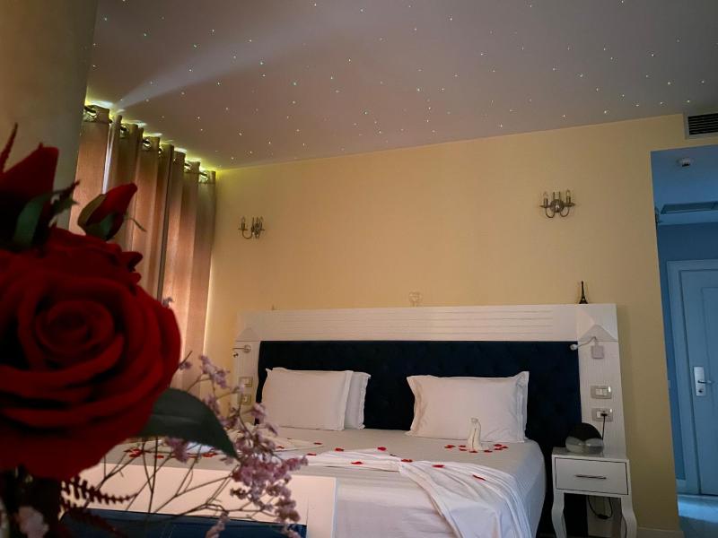 Deluxe Suite image 4