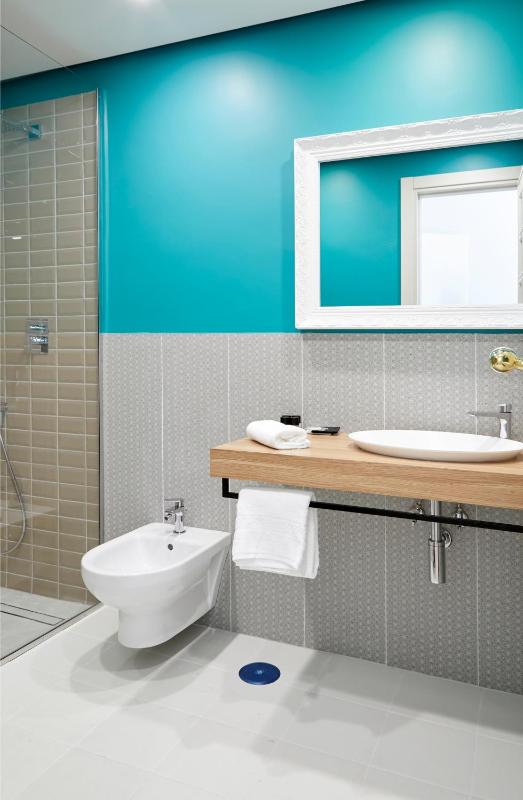 Standard Double or Twin Room image 3