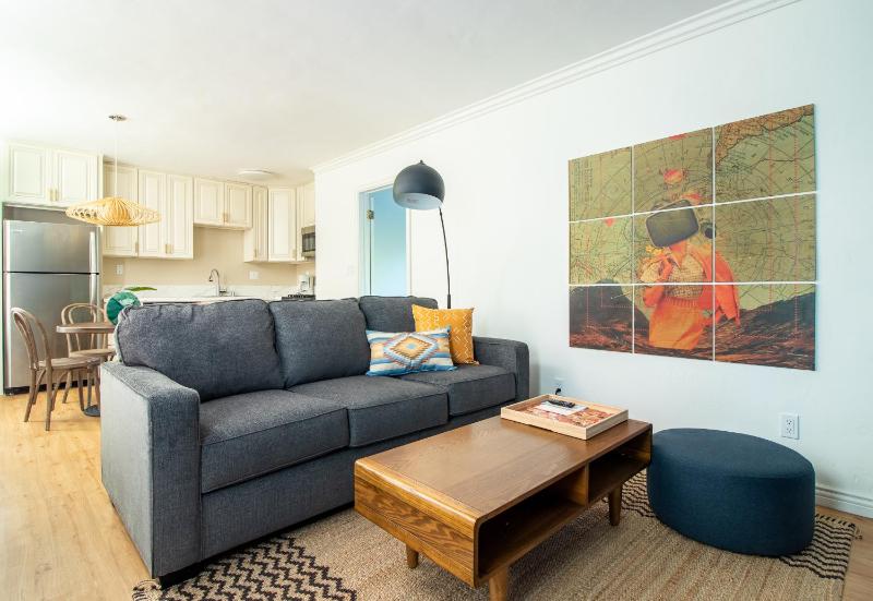 One-Bedroom Apartment image 2