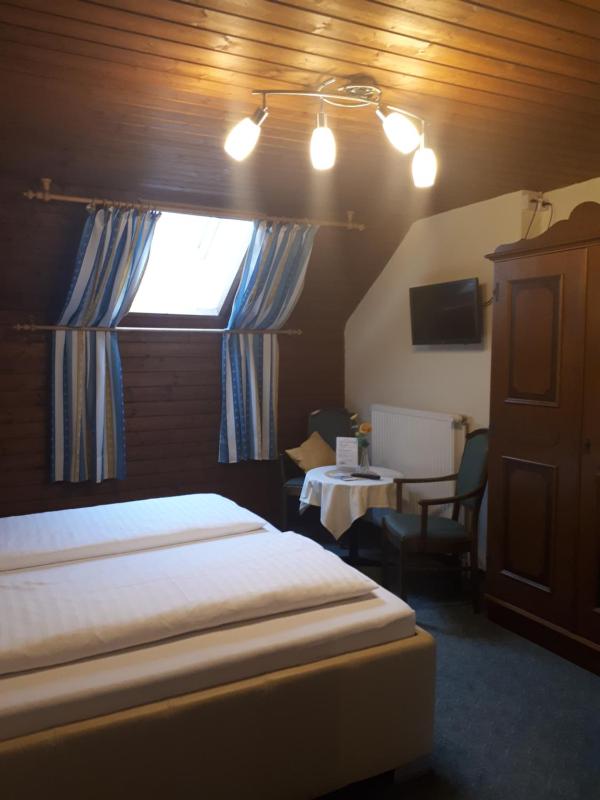 Budget Double Room with roof window image 2