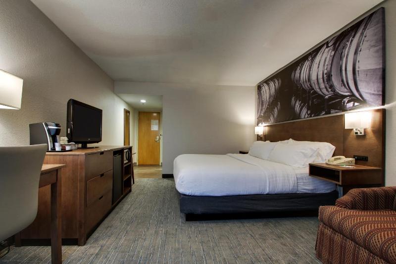 Deluxe King Room - Non-Smoking image 3