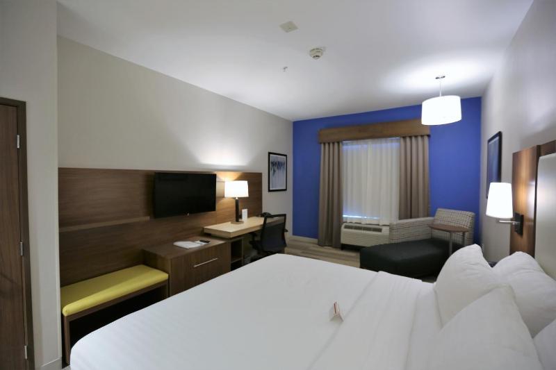 Leisure King Room - Non-Smoking image 3