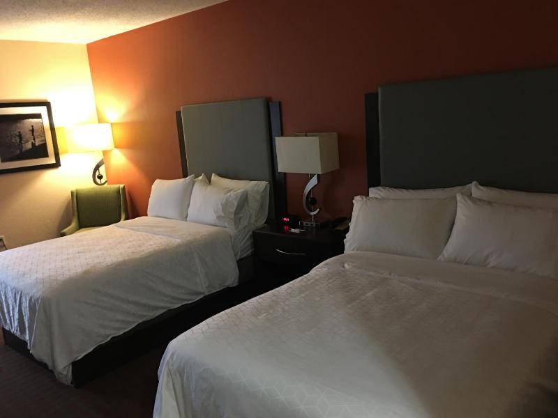 Standard Double Room with Two Double Beds image 1