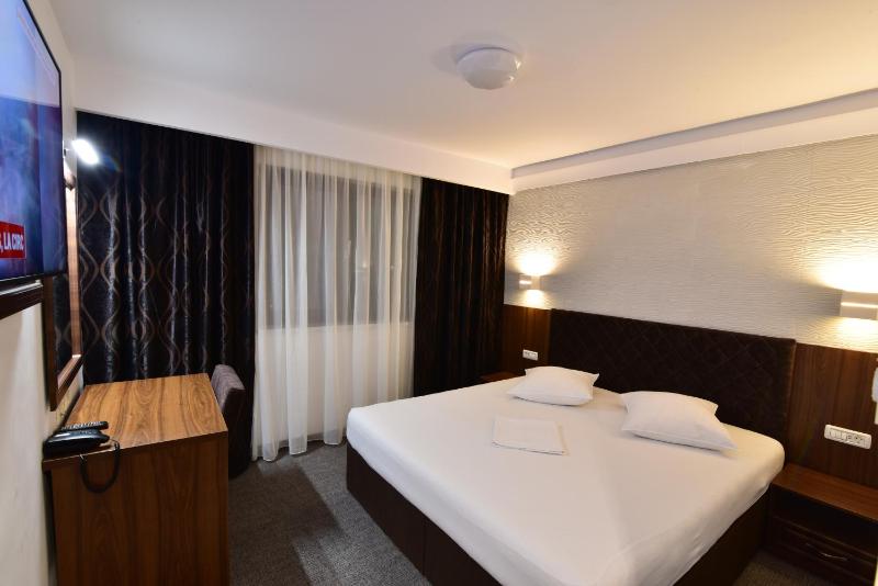 Deluxe Apartment image 1