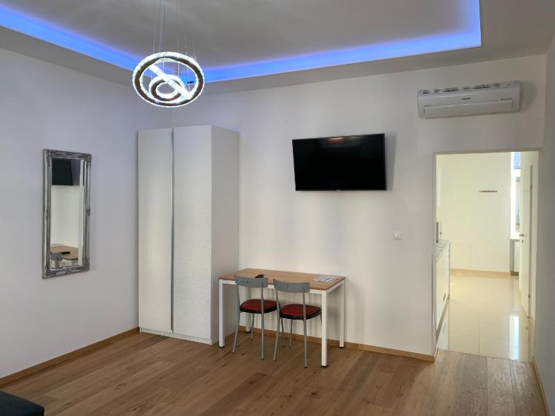Colony Apartments - image 13