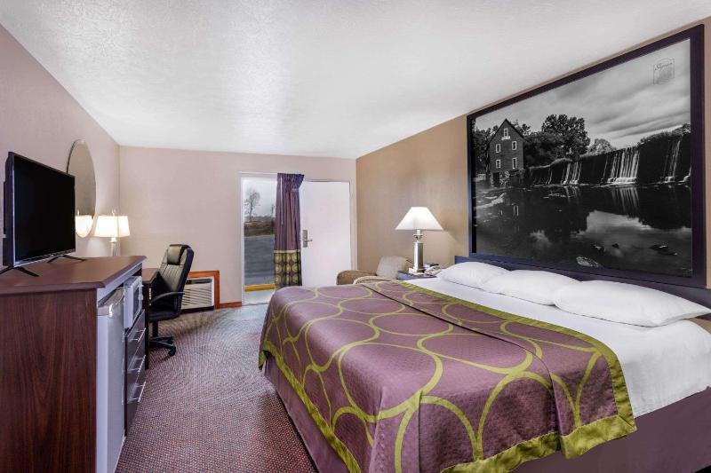 King Room - Non-Smoking image 3