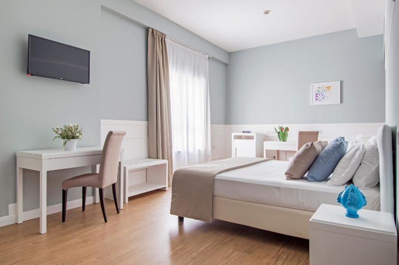 Triple Room image 2