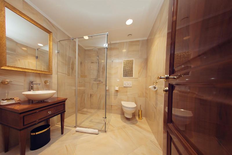 Exclusive Apartment image 2