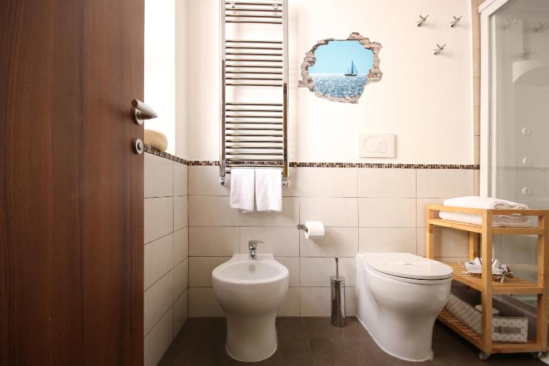 Double Room with Private Bathroom image 2