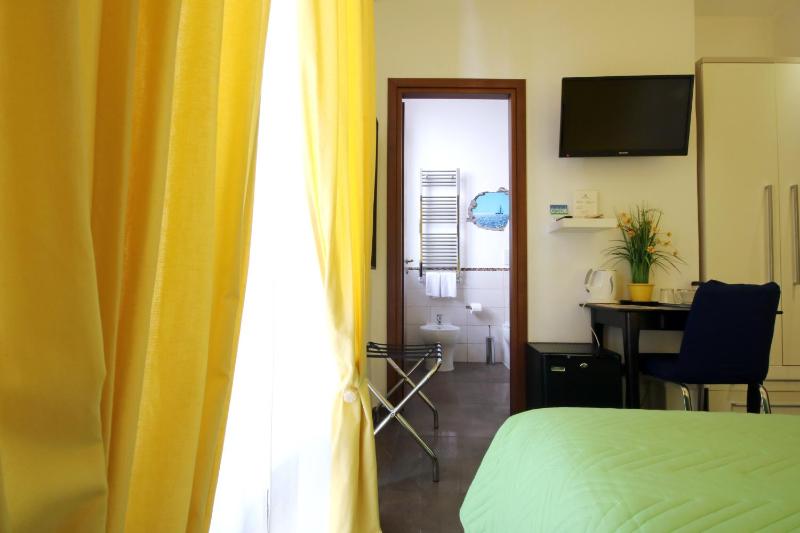 Double Room with Private Bathroom image 3