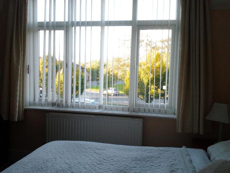 Double Room image 3