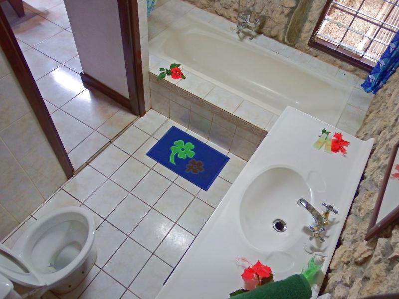 Treetops BnB & Bungalows - image 11