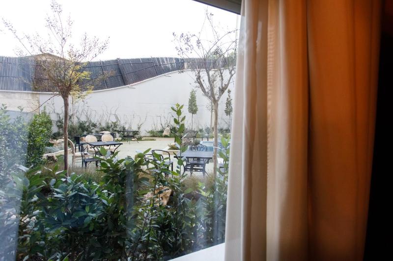 Junior Suite with Balcony image 4