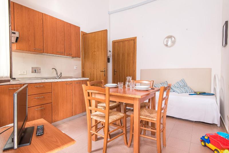 One-Bedroom Apartment (4 Adults) image 3