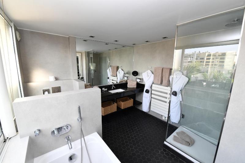 Penthouse Suite with Terrace image 2