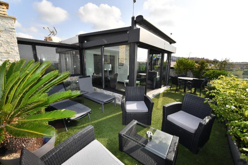 Penthouse Suite with Terrace image 3