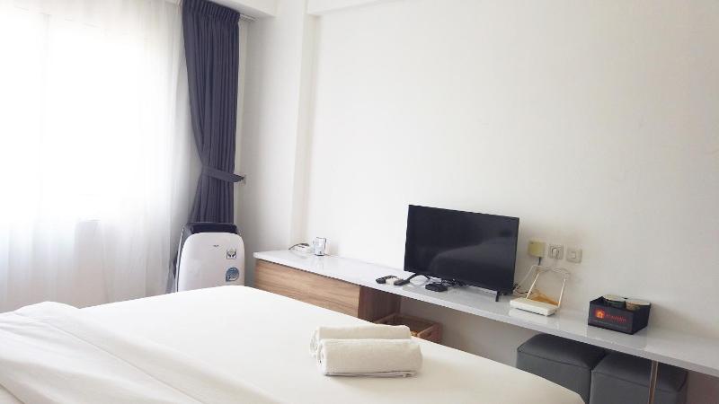 Economic Luxurious Studio Pinewood Apartment Jatinangor near JATOS By Travelio - image 11
