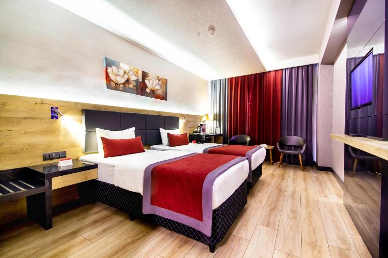 King Room - Disability Access/Non-Smoking image 3