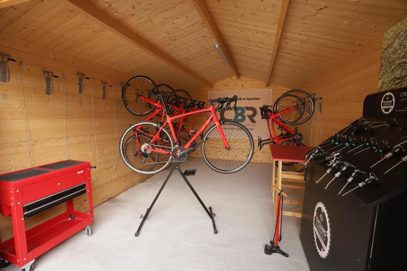 Double or Twin Room with Balcony - Cycling Package image 3