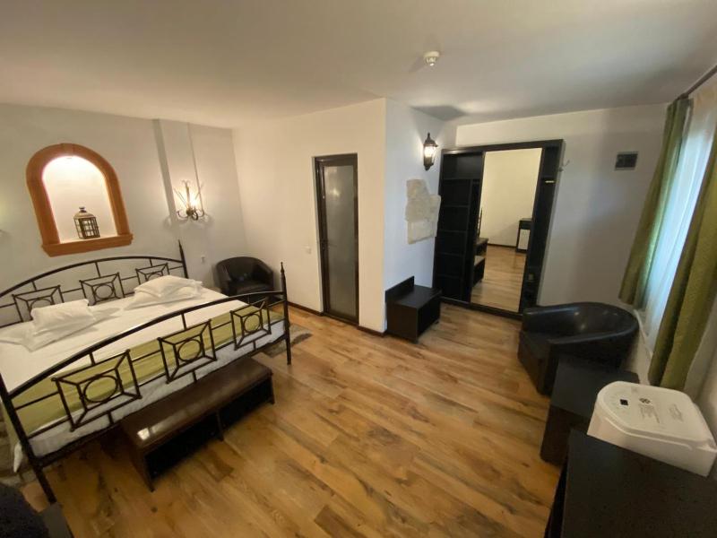 Standard Double Room image 1