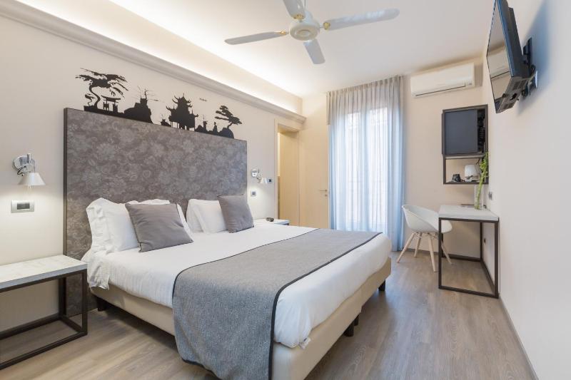 Superior Double or Twin Room image 4