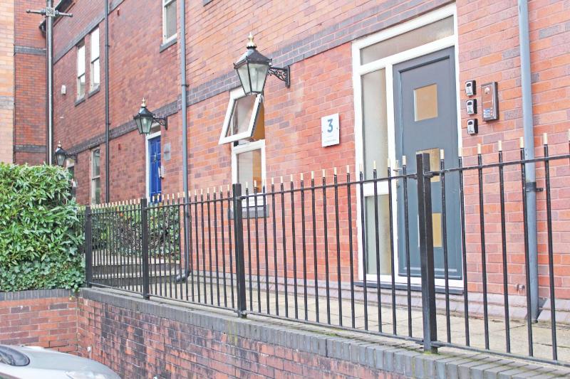 Hunters Walk - Luxury Central Chester Apartment - Free Parking - image 17