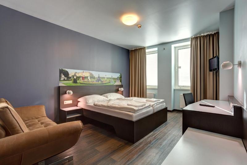 MEININGER Hotel Wien Downtown Sissi - image 12