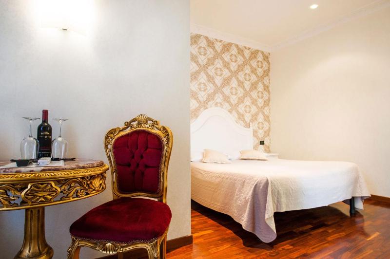 Double Room with Extra Bed image 4
