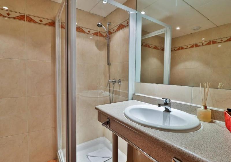 Standard Double Room image 3