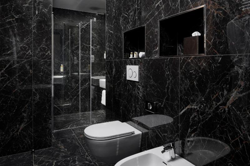 Executive Double or Twin Room image 4