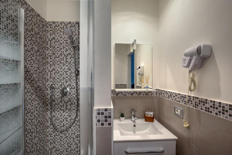 Double Room image 4