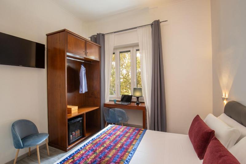 Superior Double Room image 3