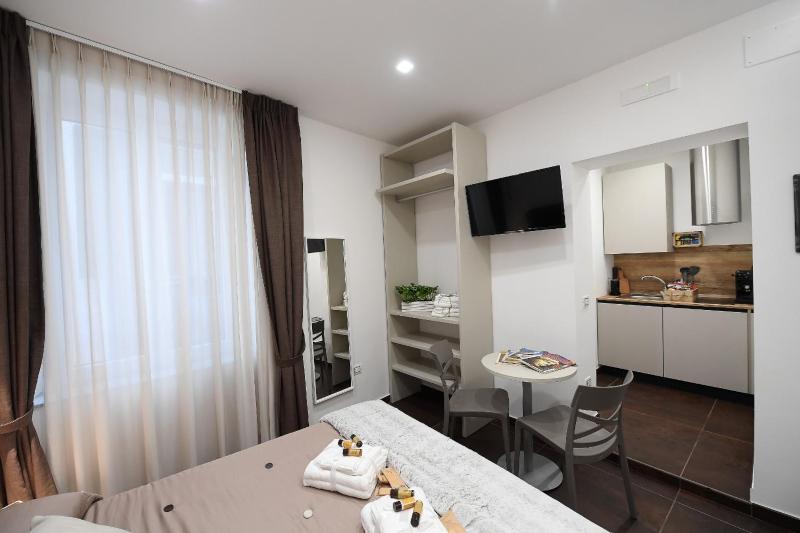 B&B IN CENTRO STORICO SALERNO - image 23